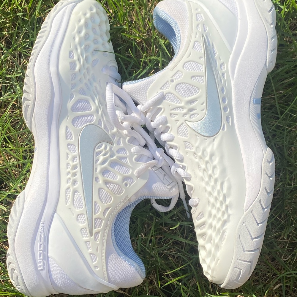Nike tennis shoes